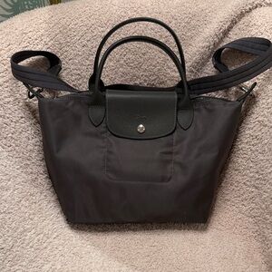 Longchamp le Pliage top handle crossbody tote (dark gray)